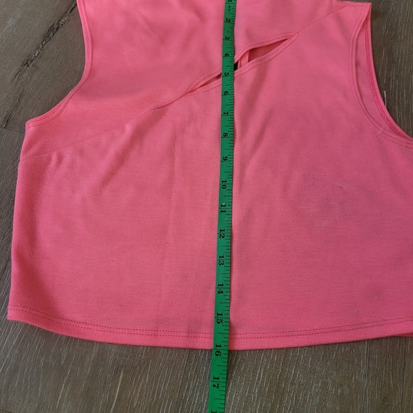 Guess Y2K Hit Pink Crop Top Size Medium - Picture 7 of 8